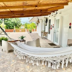 3.1 Near Beach • Generator • Hammock • 1BR