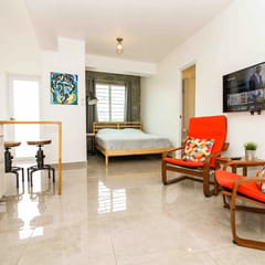 2.2 Balcony • Loft • Near City Plaza • 2nd Floor