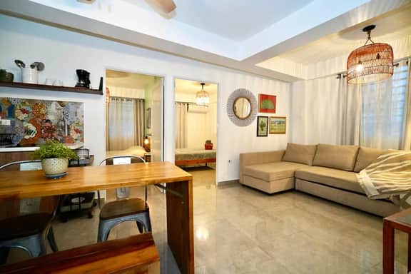 2.1• 1st Floor • Near Plaza • 2BR • Street Parking