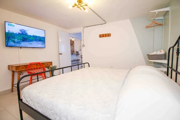 1.8 • 1st Floor • 2BR • Parking • 480SF • Urban
